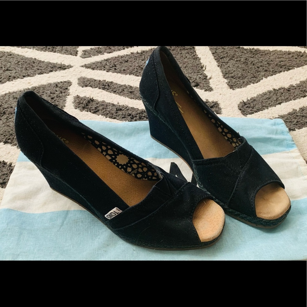 Black TOMS wedges size 7